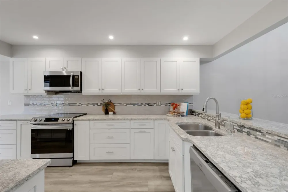 4418 LA JOLLA DRIVE Bradenton, FL 34210