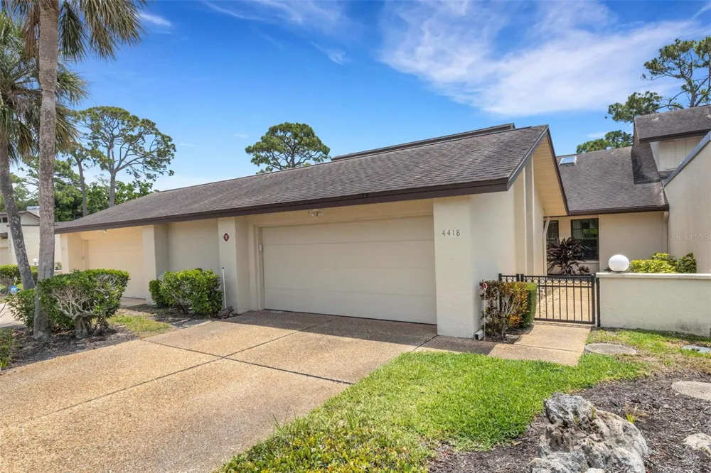 4418 LA JOLLA DRIVE Bradenton, FL 34210