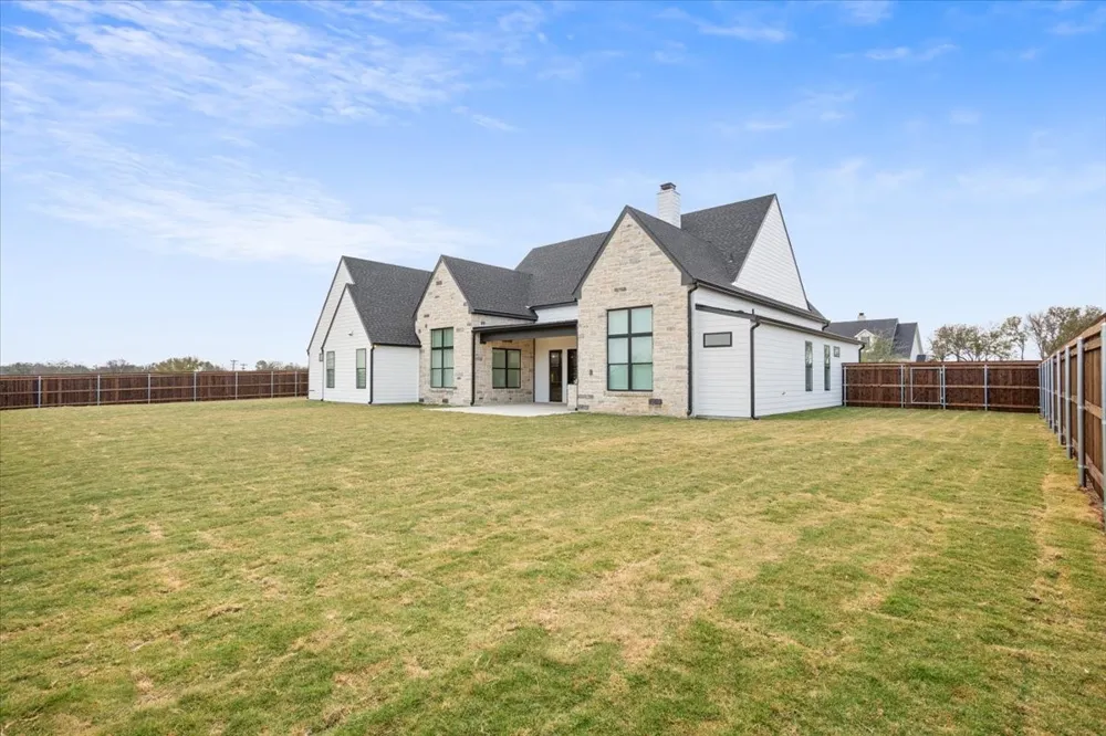 919 Fawn Drive McGregor, TX 76657