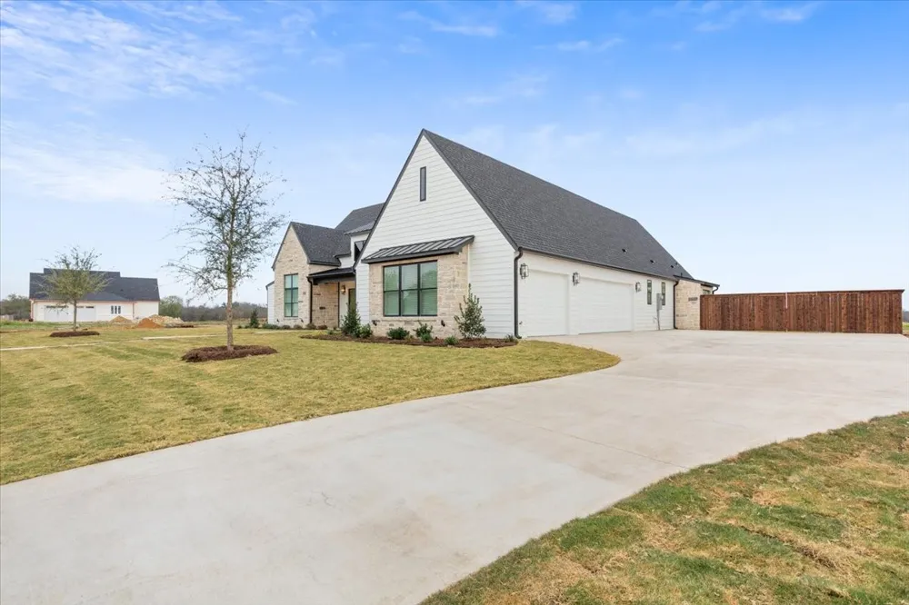 919 Fawn Drive McGregor, TX 76657
