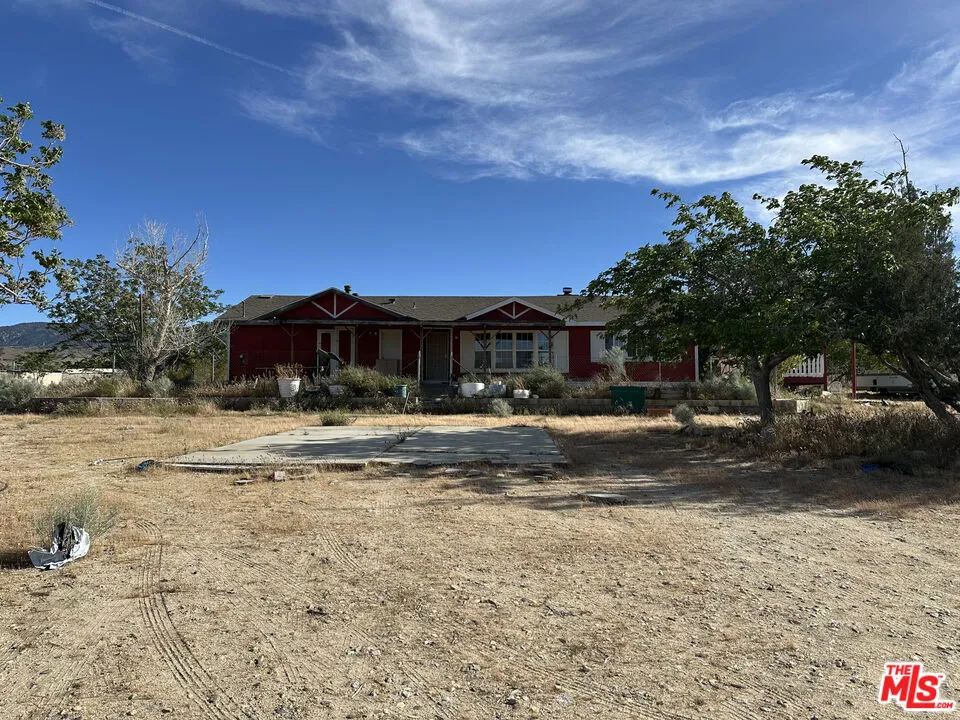 32049 213th Street Llano, CA 93544