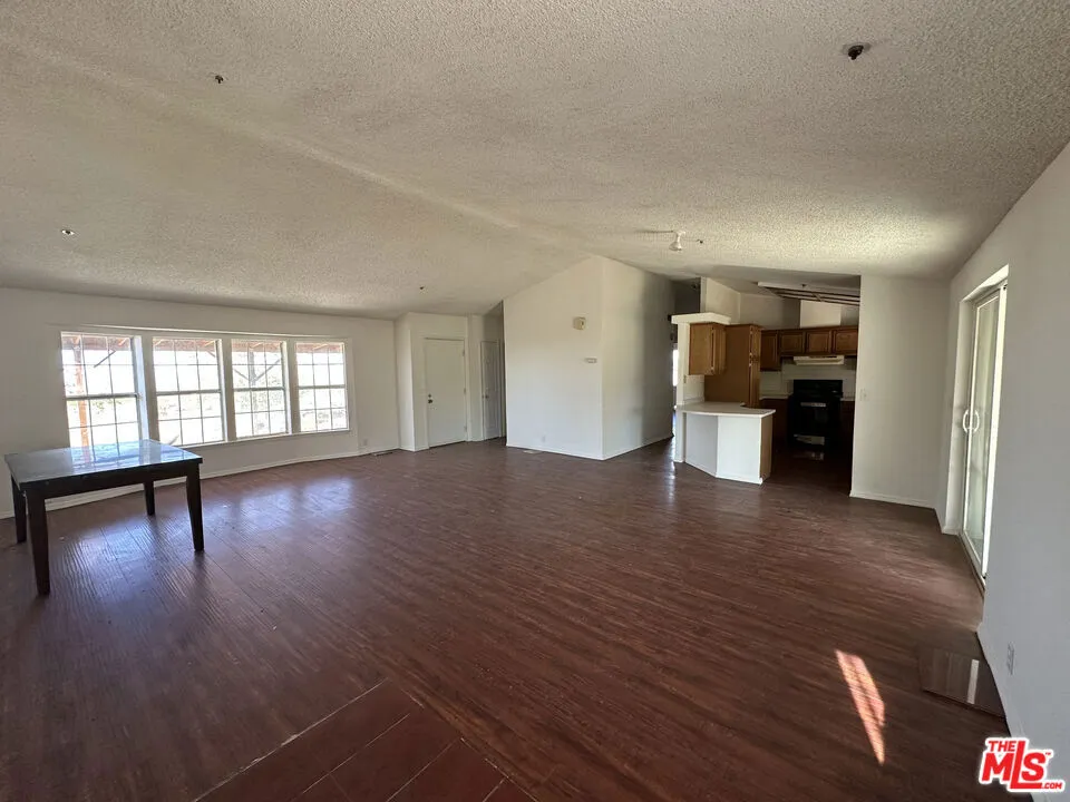 32049 213th Street Llano, CA 93544