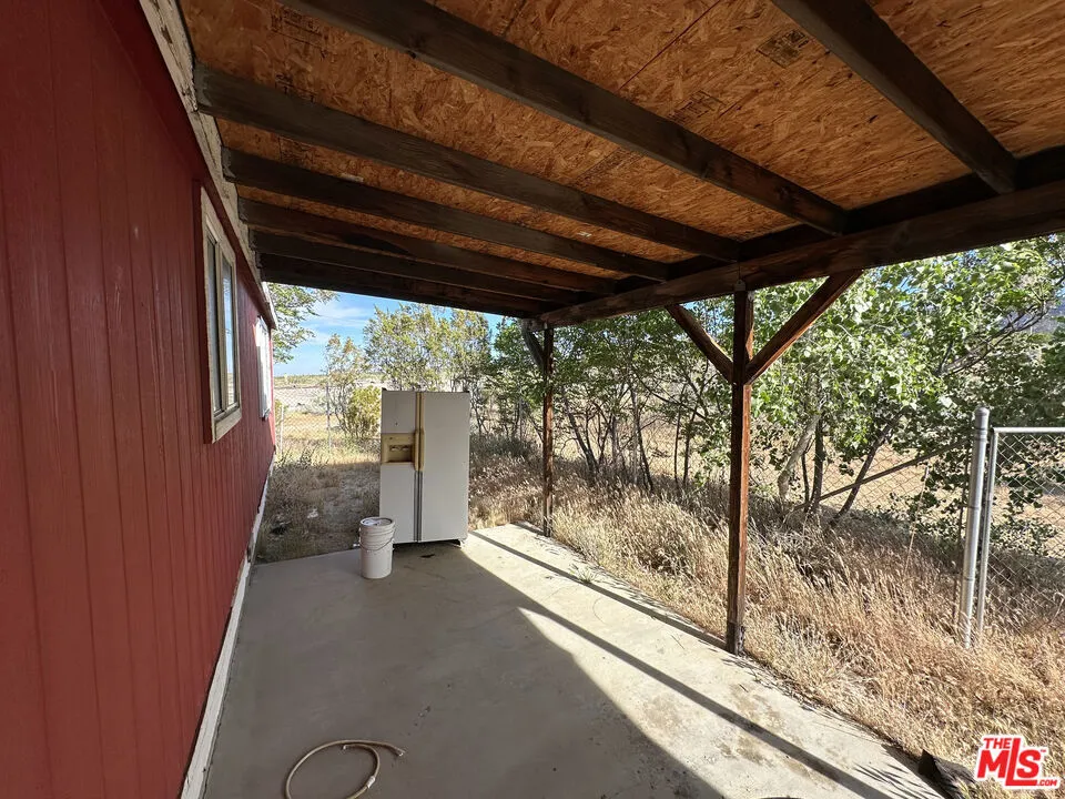 32049 213th Street Llano, CA 93544