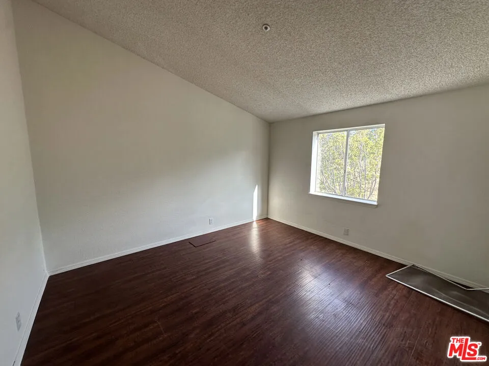 32049 213th Street Llano, CA 93544
