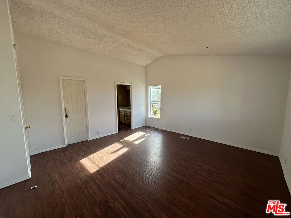 32049 213th Street Llano, CA 93544