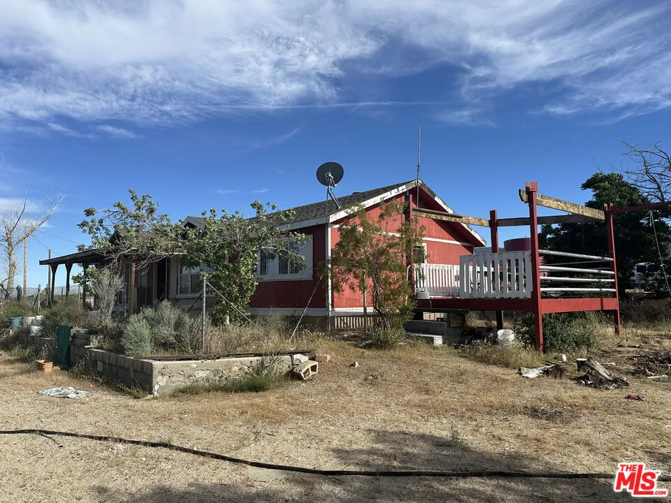 32049 213th Street Llano, CA 93544