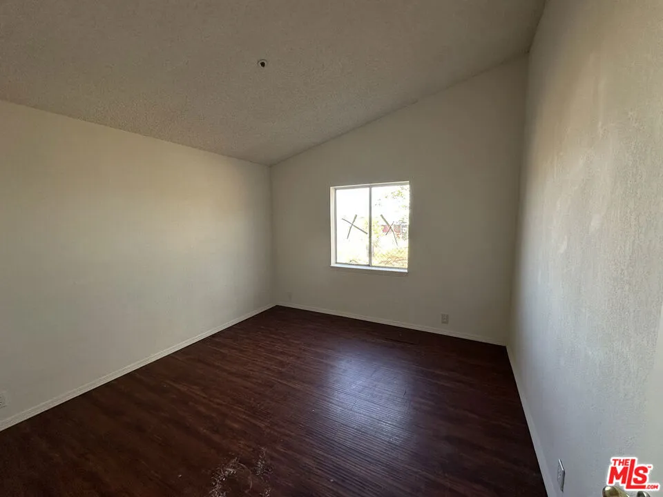 32049 213th Street Llano, CA 93544