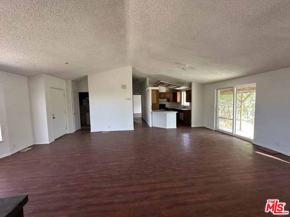32049 213th Street Llano, CA 93544