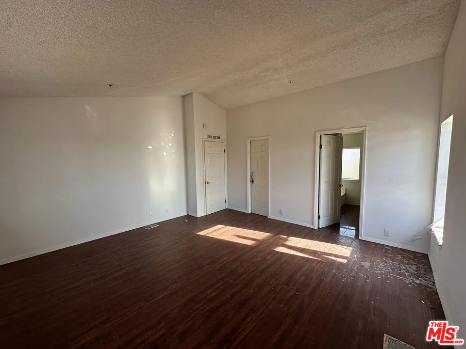 32049 213th Street Llano, CA 93544