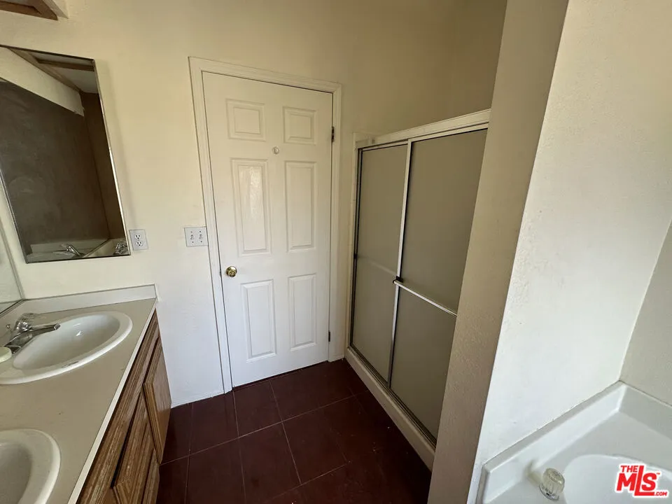 32049 213th Street Llano, CA 93544