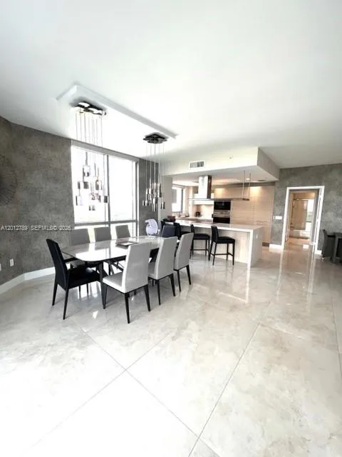 17111 Biscayne Blvd #2102 North Miami Beach, FL 33160