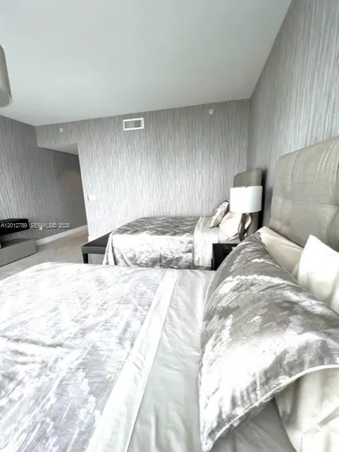 17111 Biscayne Blvd #2102 North Miami Beach, FL 33160