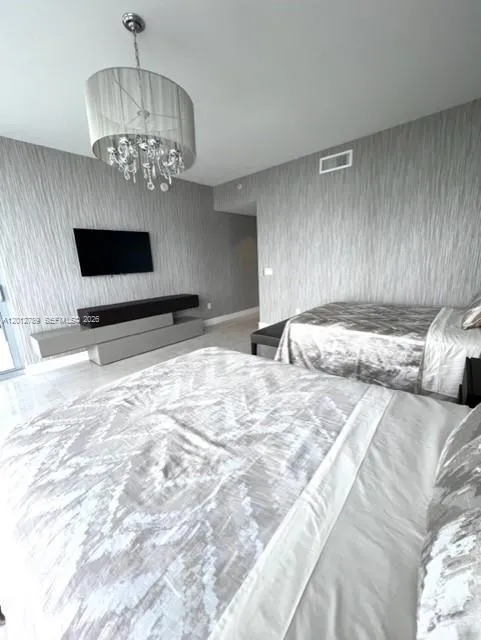 17111 Biscayne Blvd #2102 North Miami Beach, FL 33160