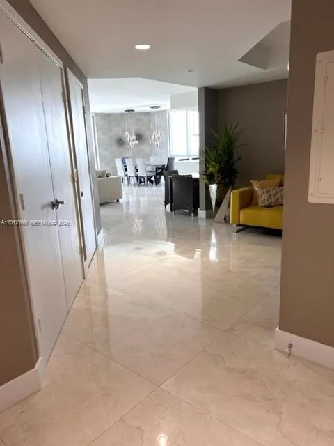 17111 Biscayne Blvd #2102 North Miami Beach, FL 33160