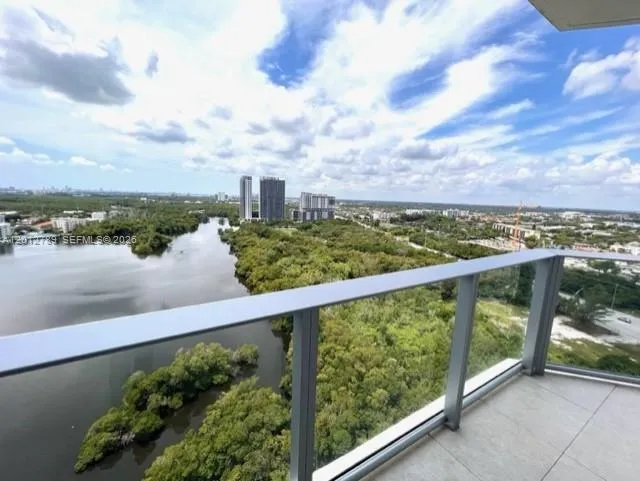 17111 Biscayne Blvd #2102 North Miami Beach, FL 33160