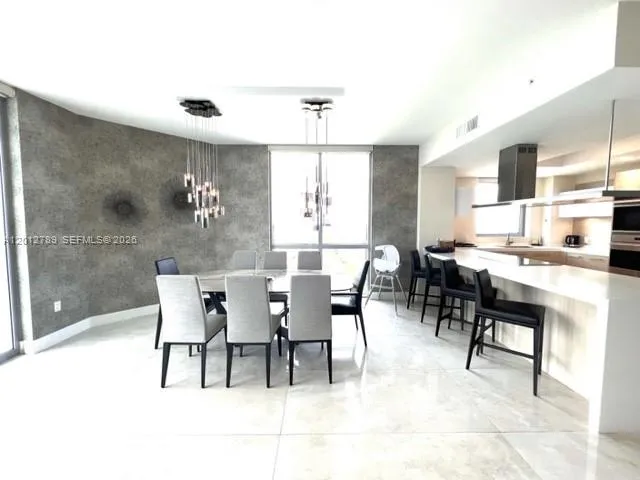 17111 Biscayne Blvd #2102 North Miami Beach, FL 33160