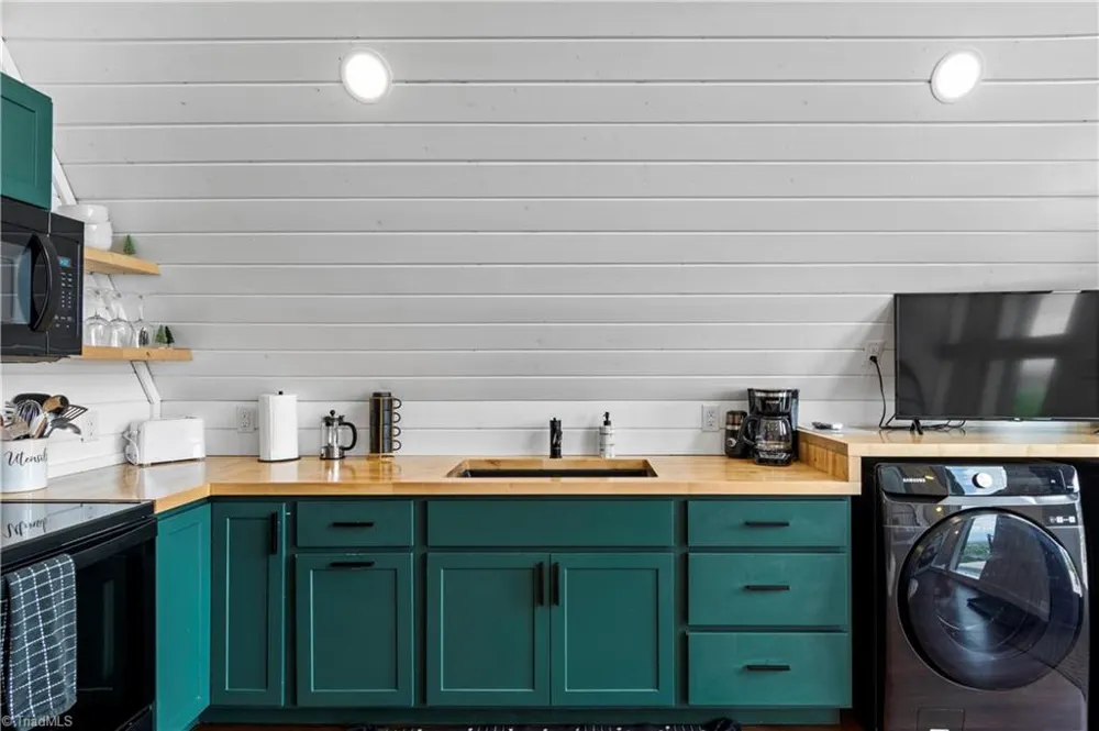 2320 Swan Creek Road Jonesville, NC 28642