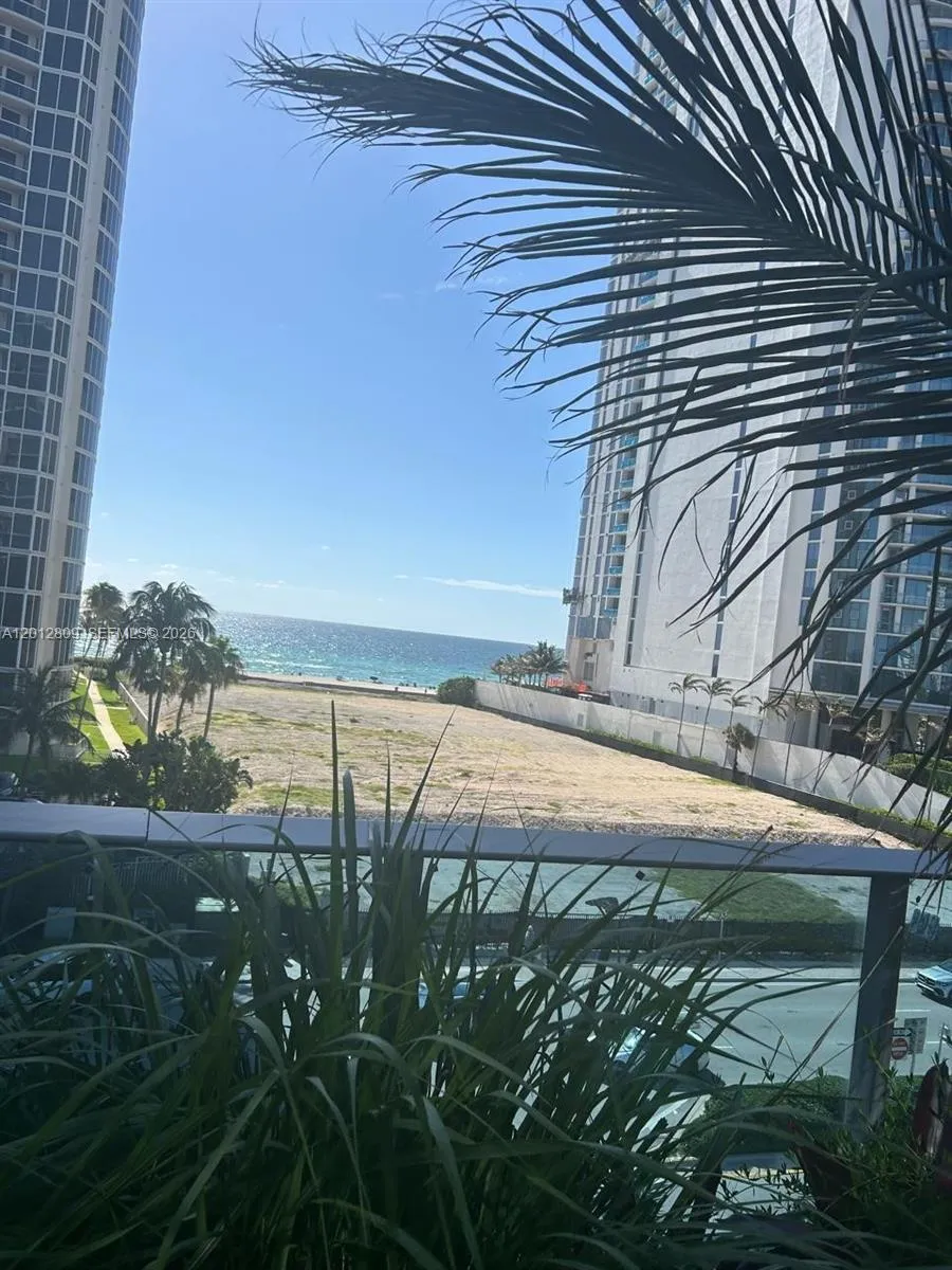 17550 Collins Ave #1204 Sunny Isles Beach, FL 33160