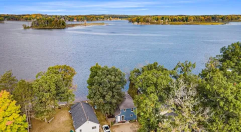6726 Island Drive