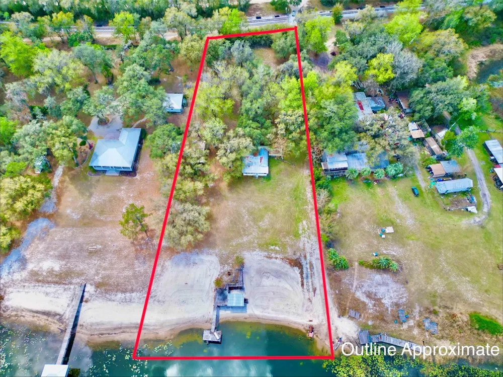 106 E SUNNYSIDE BEACH ROAD Hawthorne, FL 32640