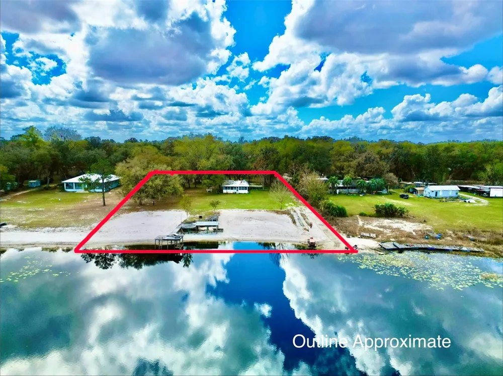 106 E SUNNYSIDE BEACH ROAD Hawthorne, FL 32640