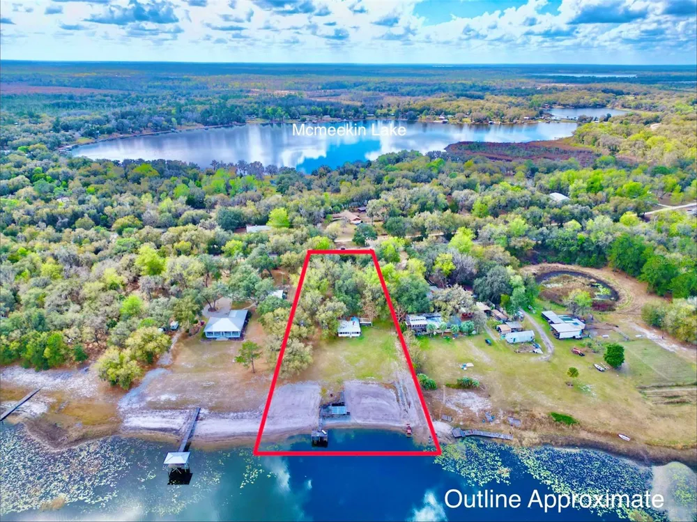 106 E SUNNYSIDE BEACH ROAD Hawthorne, FL 32640