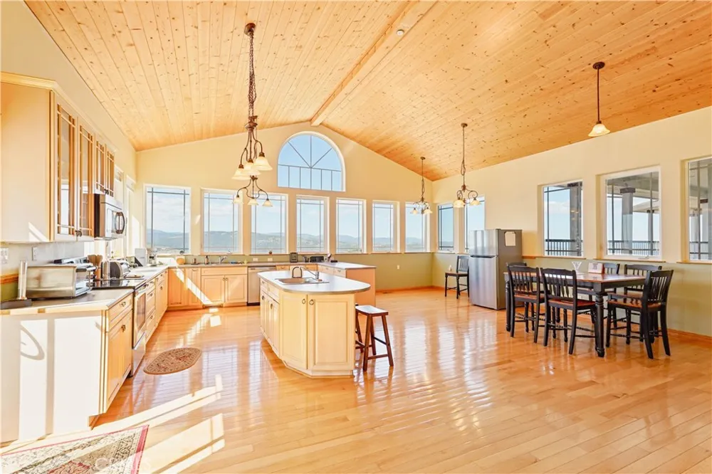 7866 Evergreen Kelseyville, CA 95451