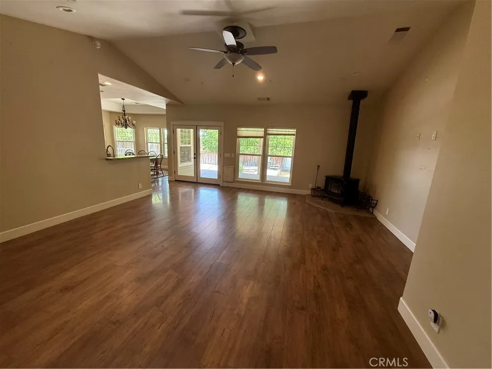 4870 5th Orland, CA 95963