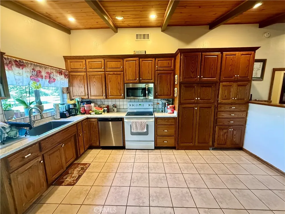 4870 5th Orland, CA 95963