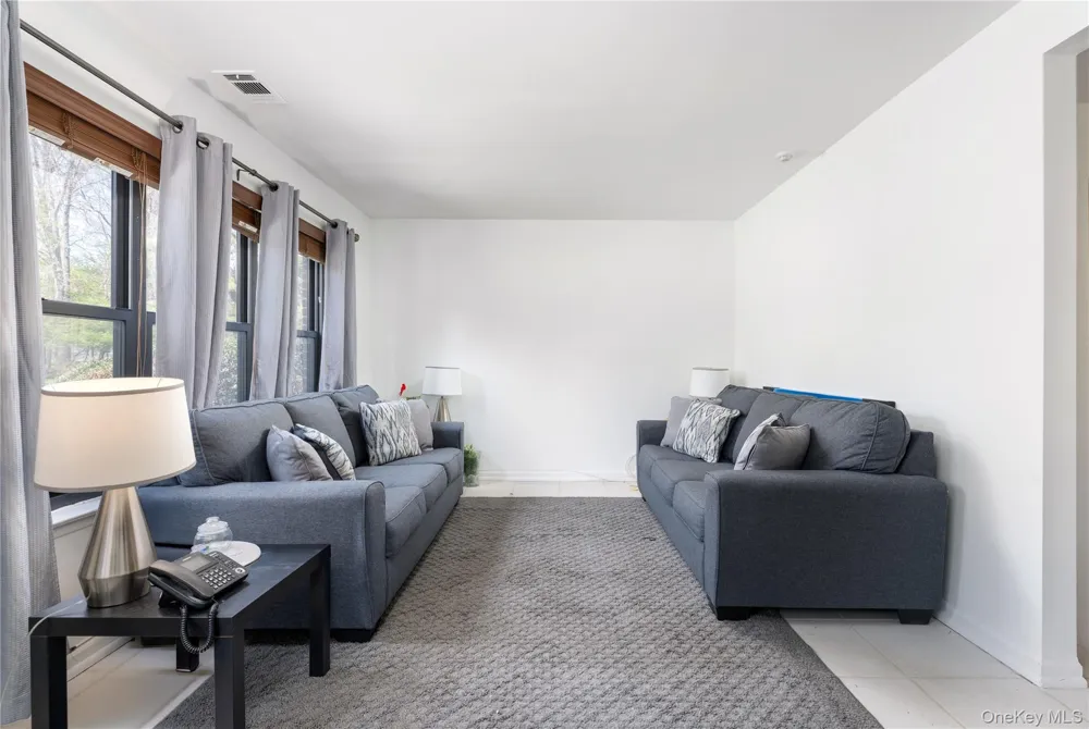 28 Bailey Court #28 Middle Island, NY 11953