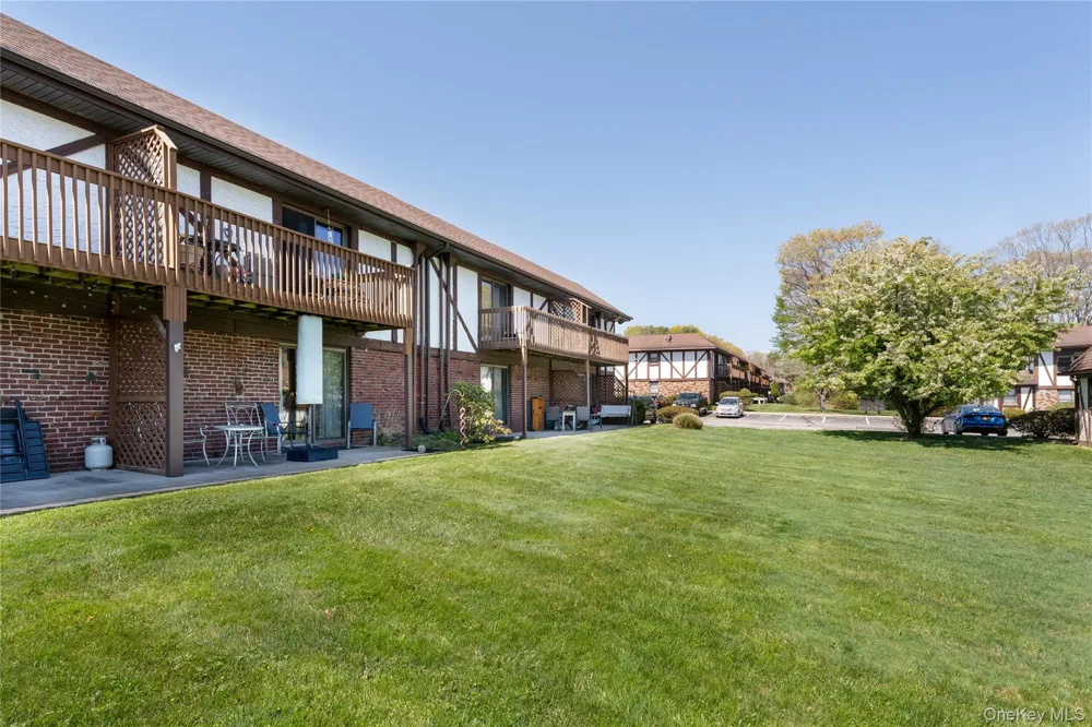 28 Bailey Court #28 Middle Island, NY 11953