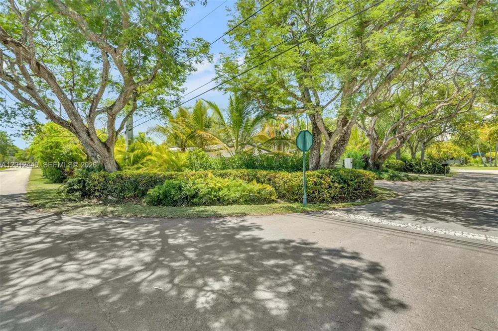 6200 SW 118th St Pinecrest, FL 33156