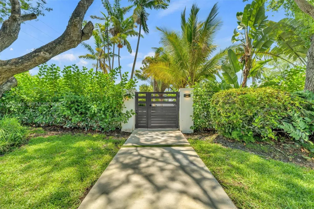 6200 SW 118th St Pinecrest, FL 33156