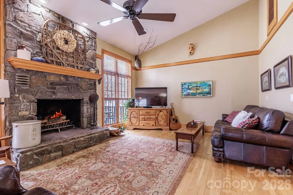 97 Covered Bridge Road Stecoah, NC 98771
