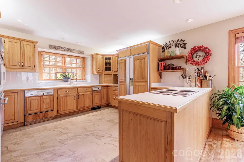 97 Covered Bridge Road Stecoah, NC 98771
