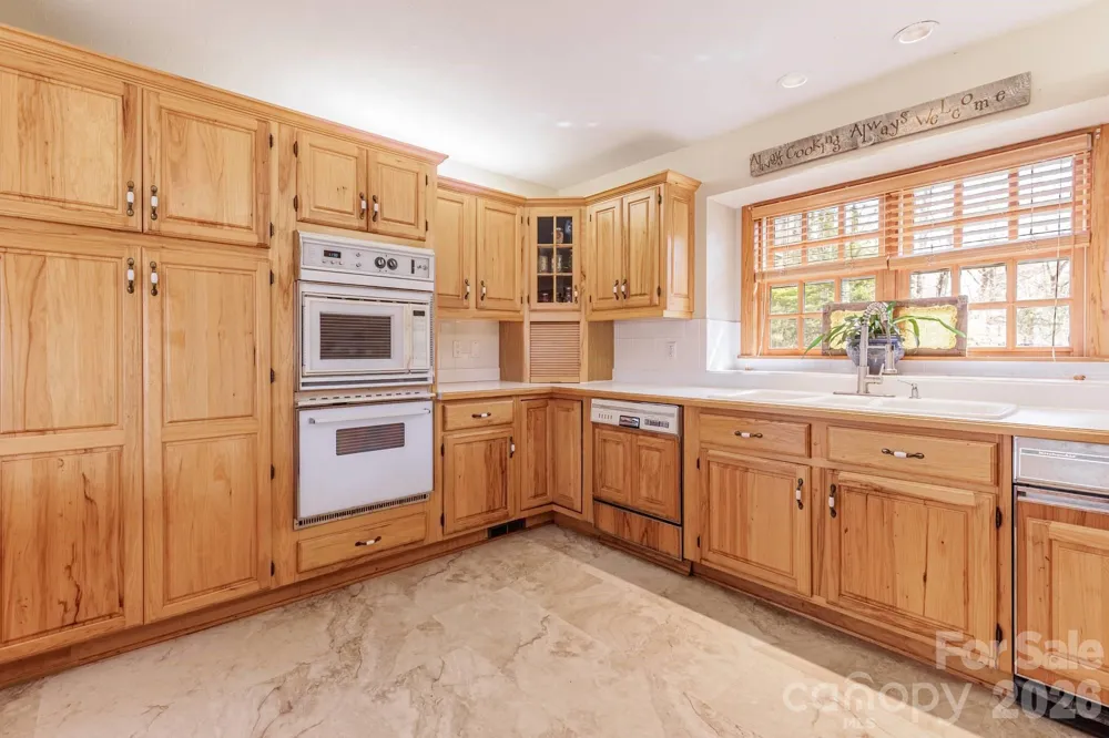 97 Covered Bridge Road Stecoah, NC 98771