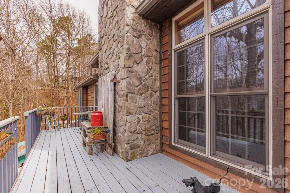 97 Covered Bridge Road Stecoah, NC 98771