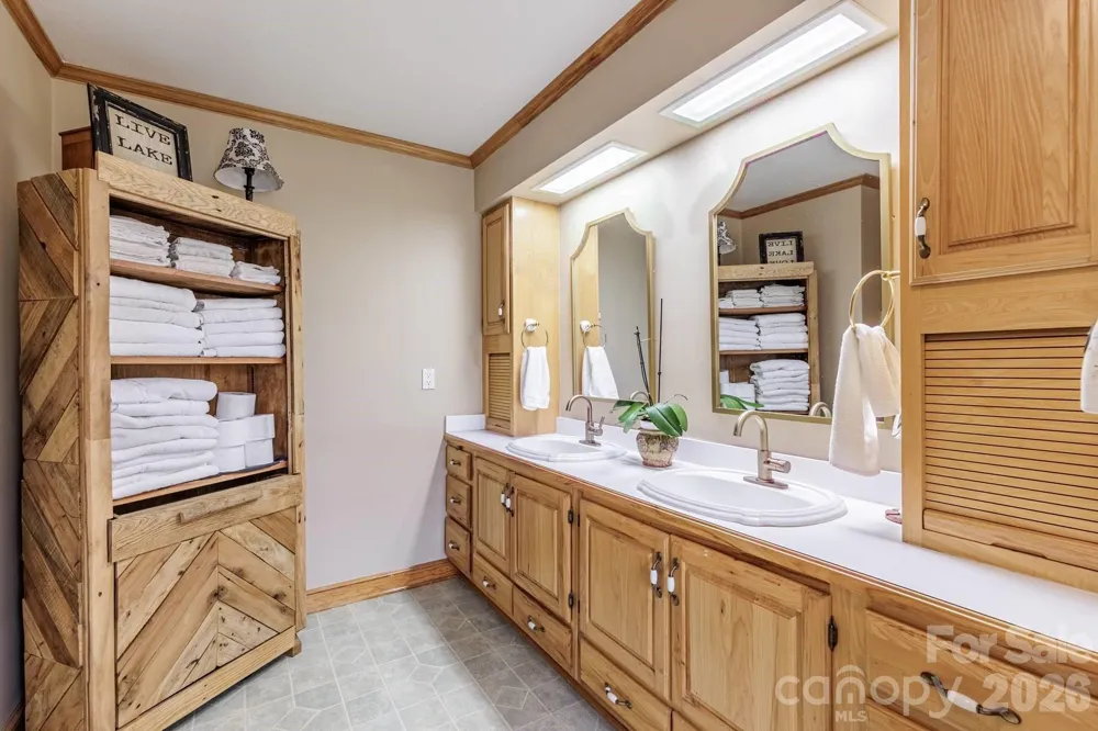 97 Covered Bridge Road Stecoah, NC 98771