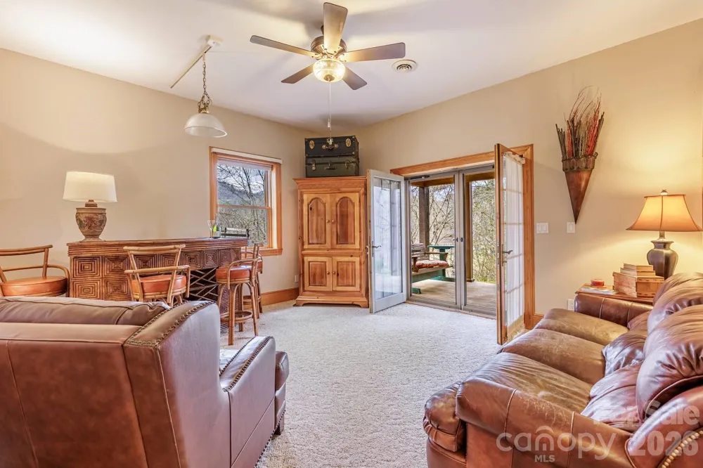 97 Covered Bridge Road Stecoah, NC 98771