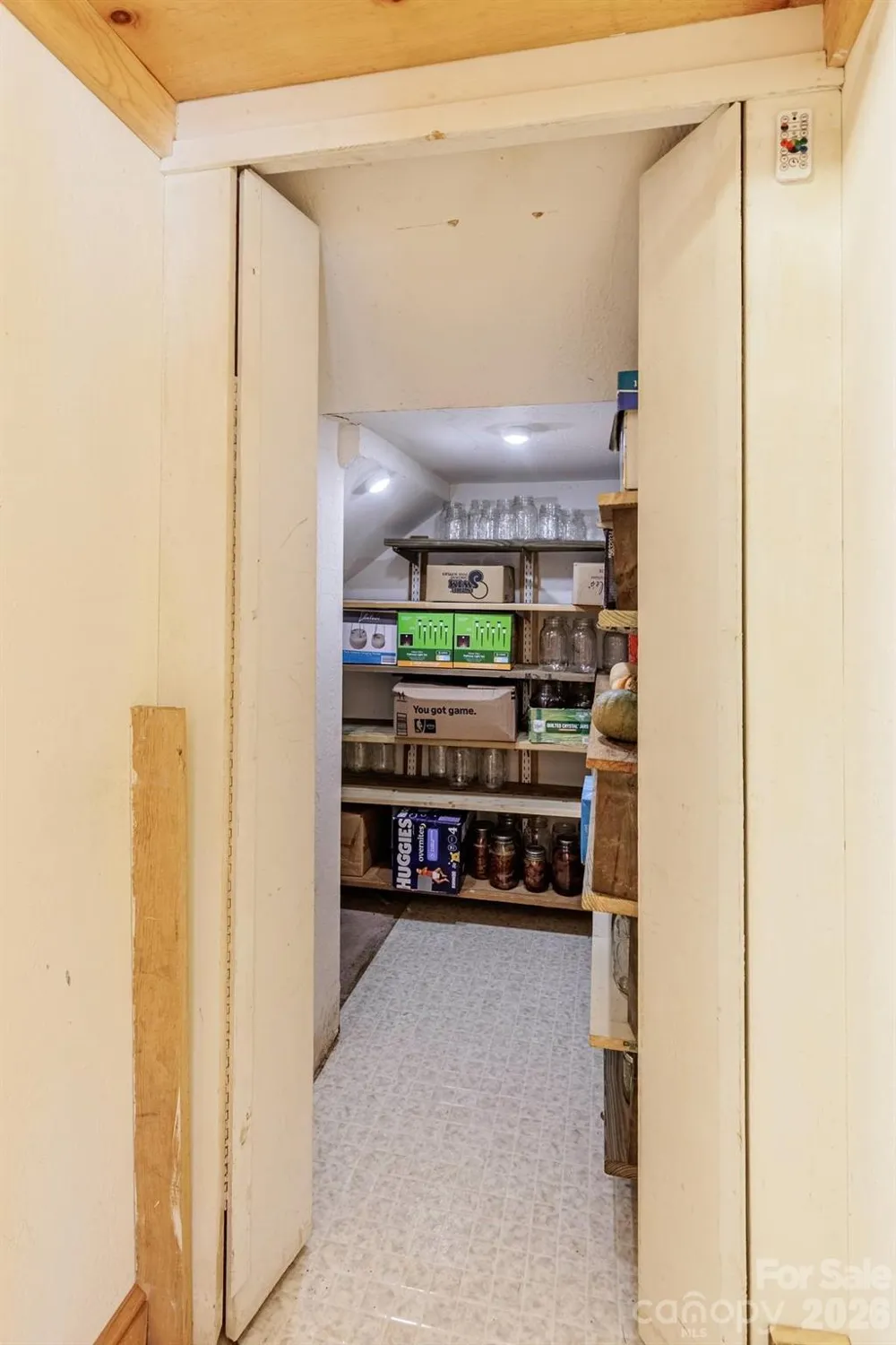 97 Covered Bridge Road Stecoah, NC 98771