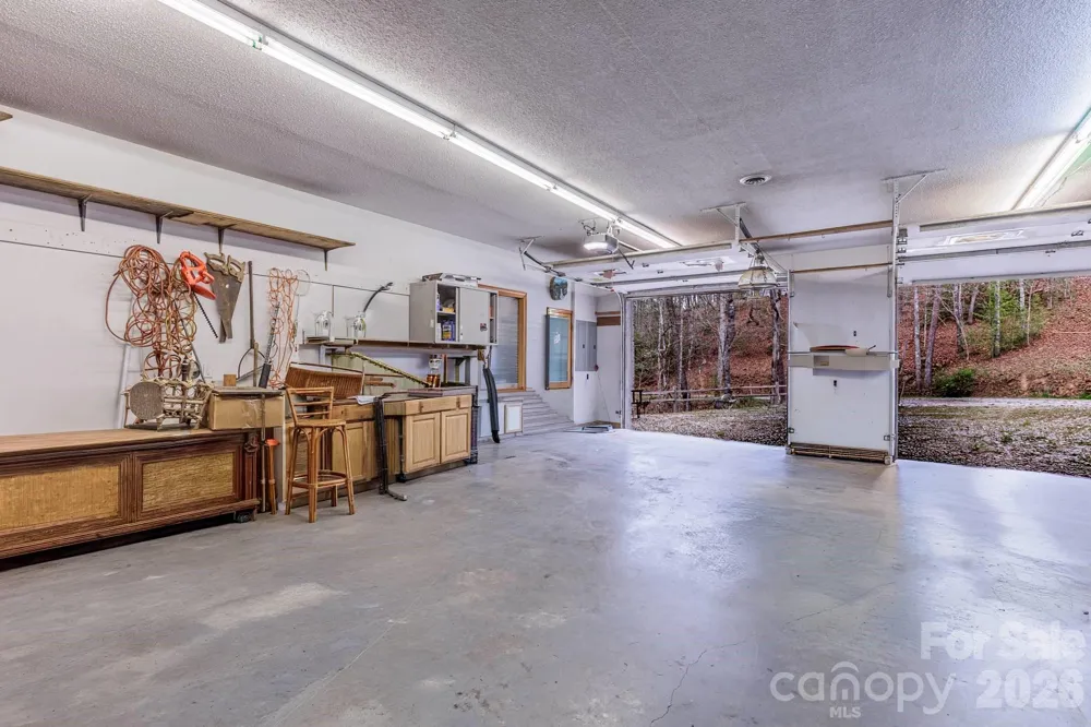 97 Covered Bridge Road Stecoah, NC 98771