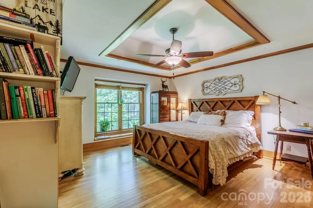 97 Covered Bridge Road Stecoah, NC 98771