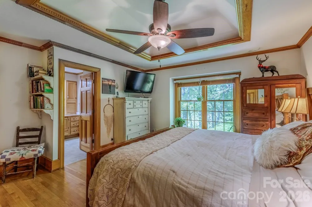97 Covered Bridge Road Stecoah, NC 98771