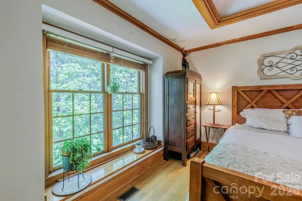 97 Covered Bridge Road Stecoah, NC 98771