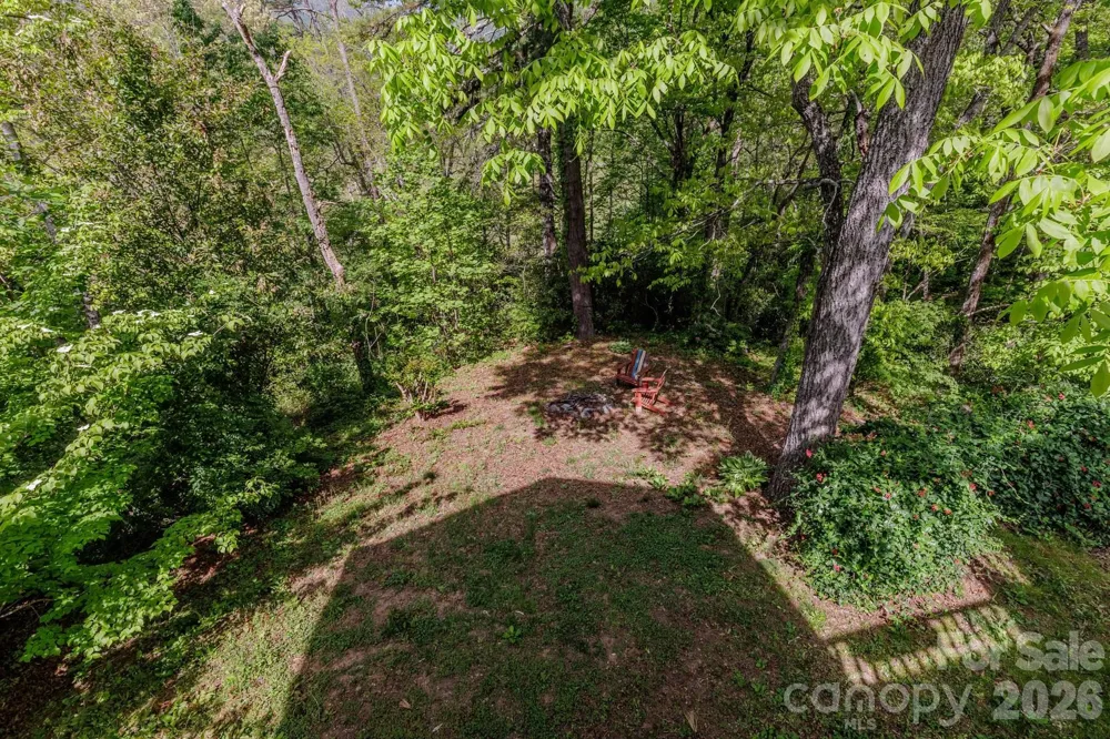 97 Covered Bridge Road Stecoah, NC 98771