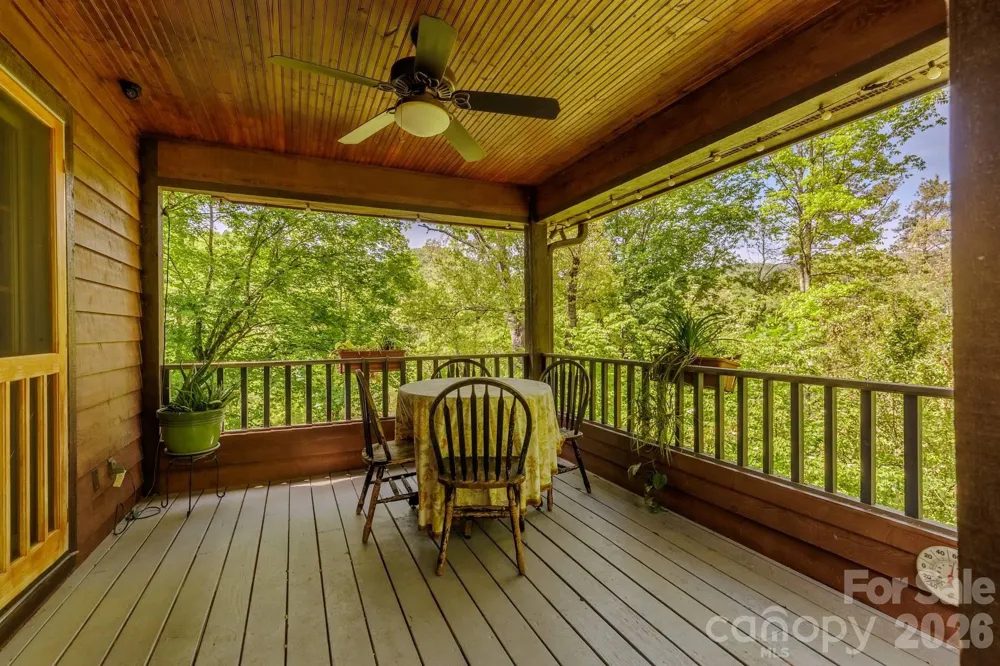 97 Covered Bridge Road Stecoah, NC 98771