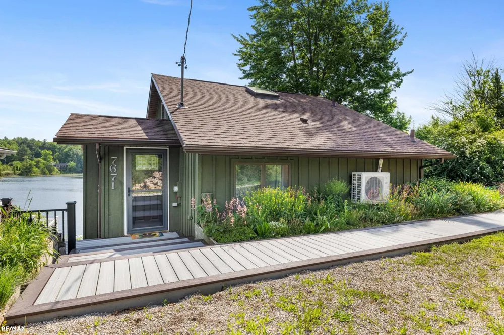 7671 Osborne Drive Millington Village, MI 48746