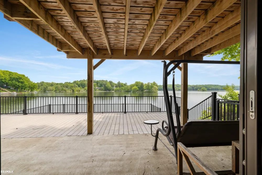 7671 Osborne Drive Millington Village, MI 48746