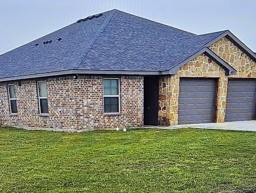 407 W Criner Street Grandview, TX 76050