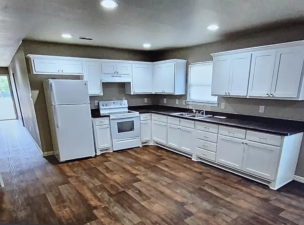 407 W Criner Street Grandview, TX 76050